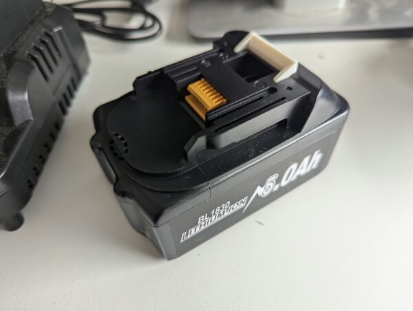 Makita Akku-Handkreissäge mit 2x 5.0 AH Akkus – Bild 4