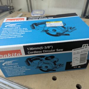 Makita Akku-Handkreissäge mit 2x 5.0 AH Akkus